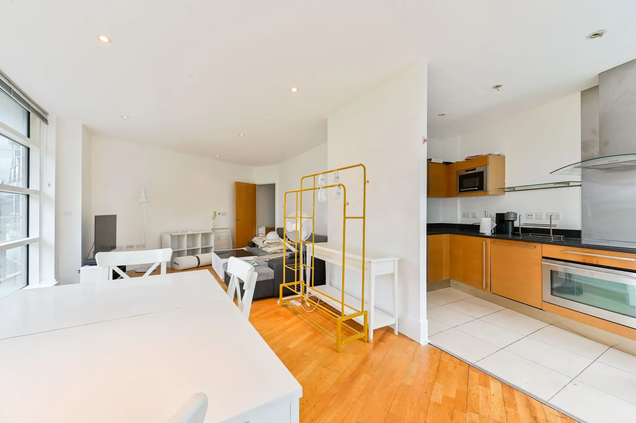 Flat Juniper Drive in Greater London