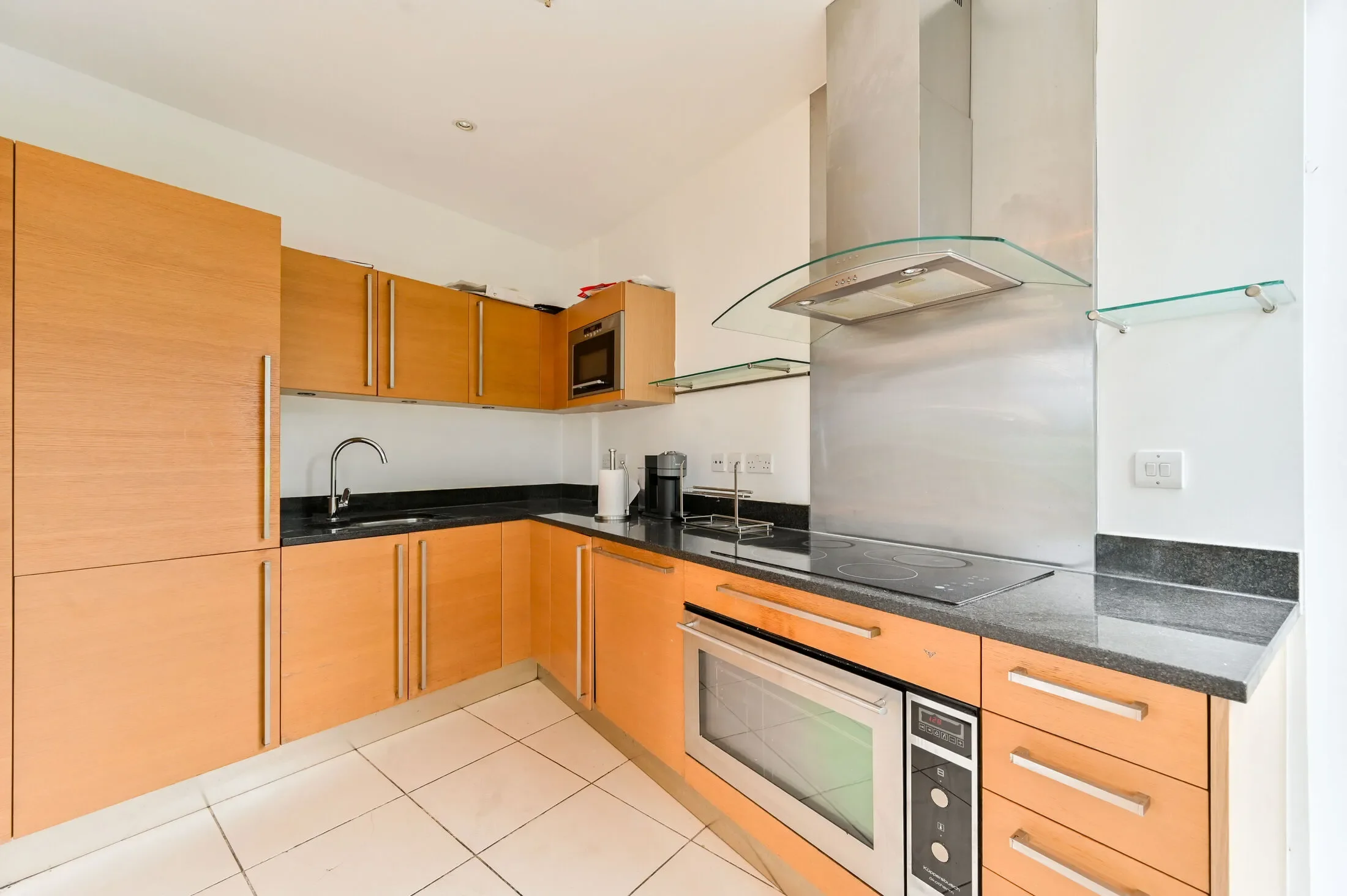 Flat Juniper Drive in Greater London