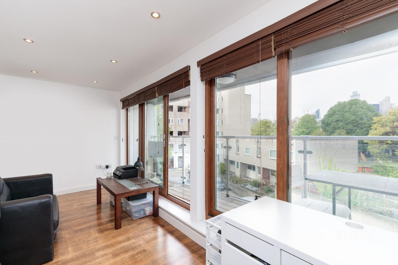 Flat Vallance Road in Greater London