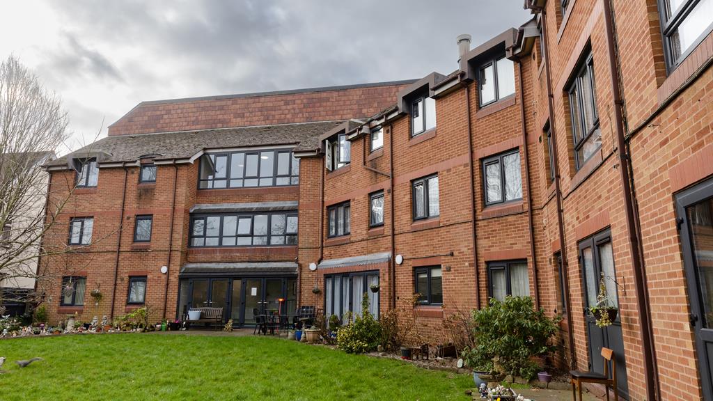 Flat Woodstock Road in Birmingham