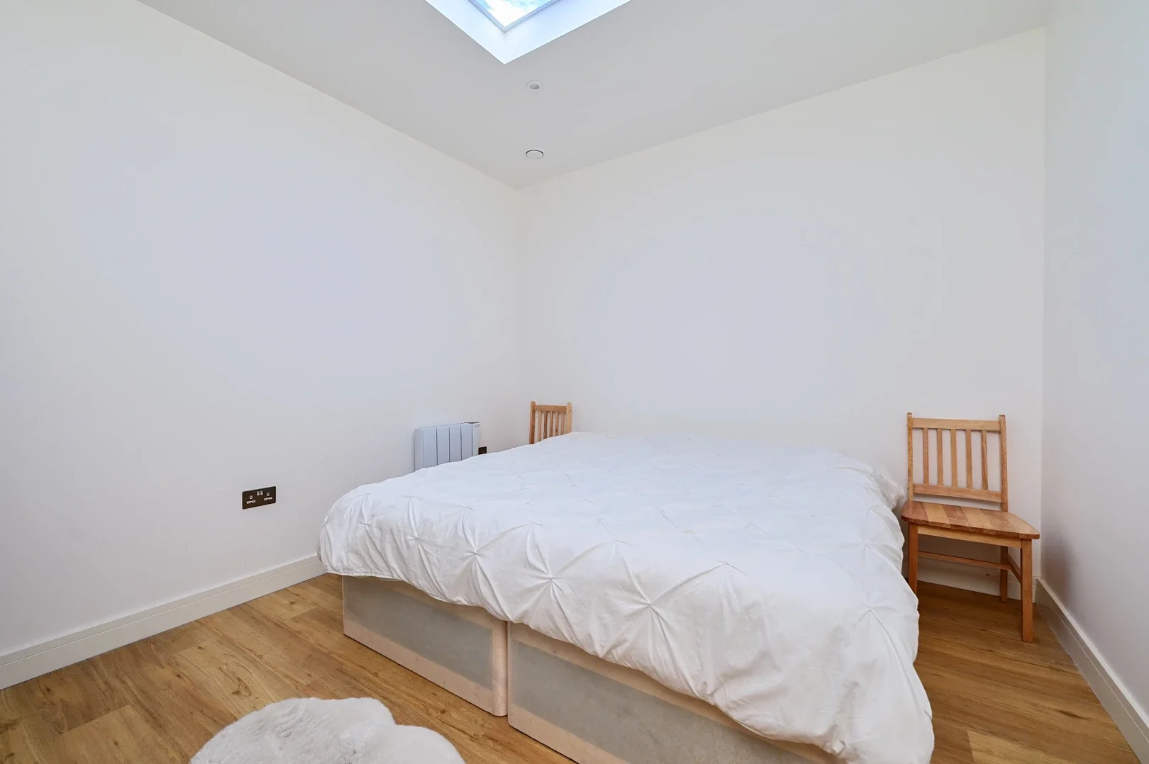 Flat Farnborough Road in Rushmoor