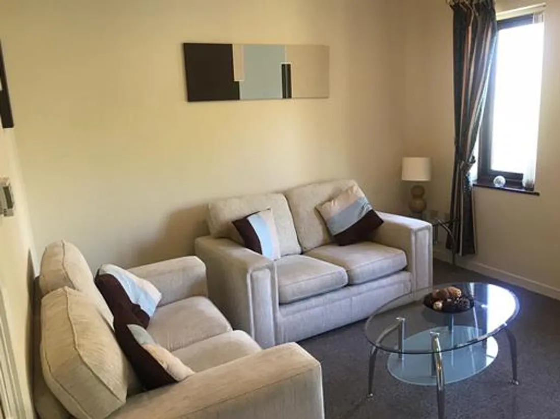 Flat Abernethy Quay in Swansea
