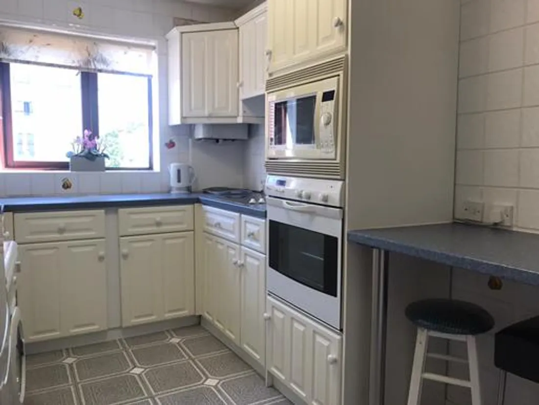 Flat Abernethy Quay in Swansea