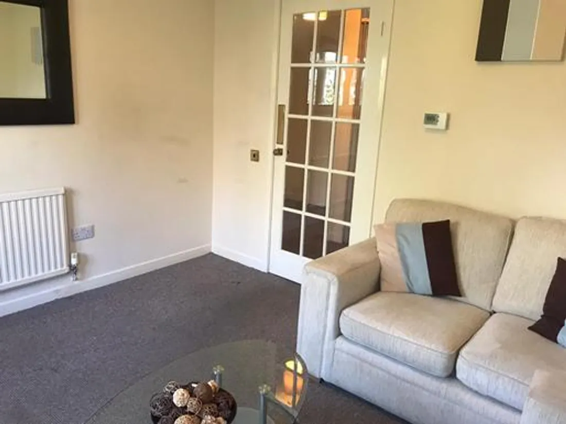 Flat Abernethy Quay in Swansea