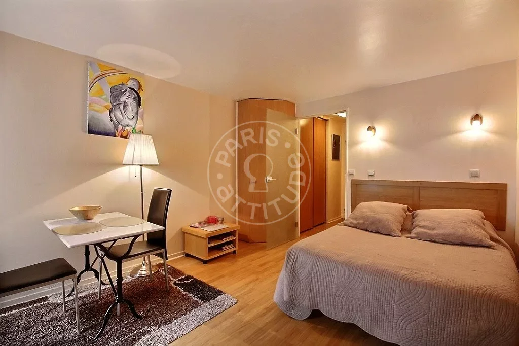 Appartement Rue Jean-Baptiste Pigalle à Paris