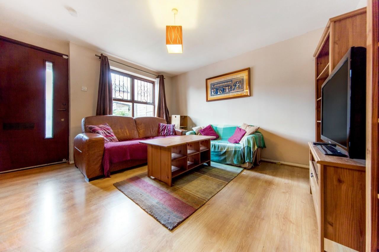 House Grovelands Close in Greater London