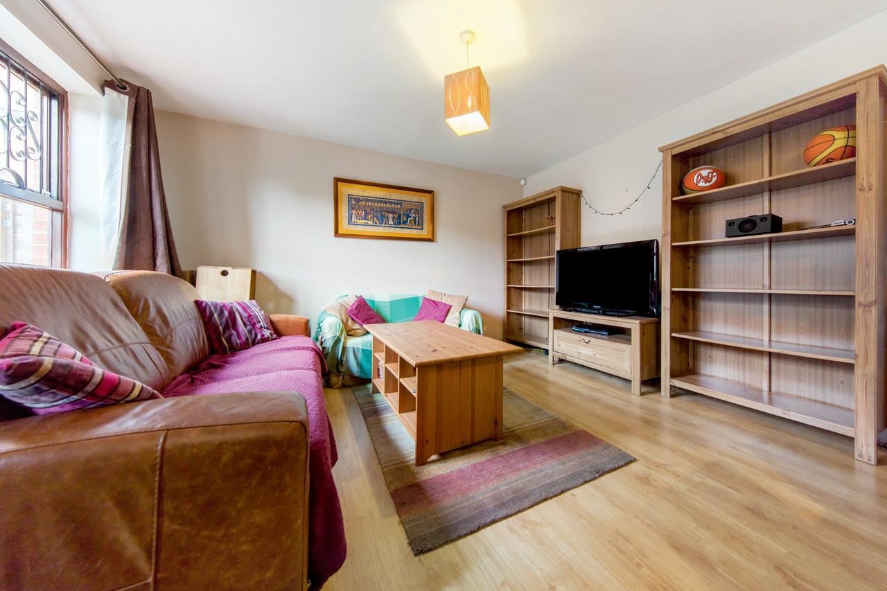 House Grovelands Close in Greater London