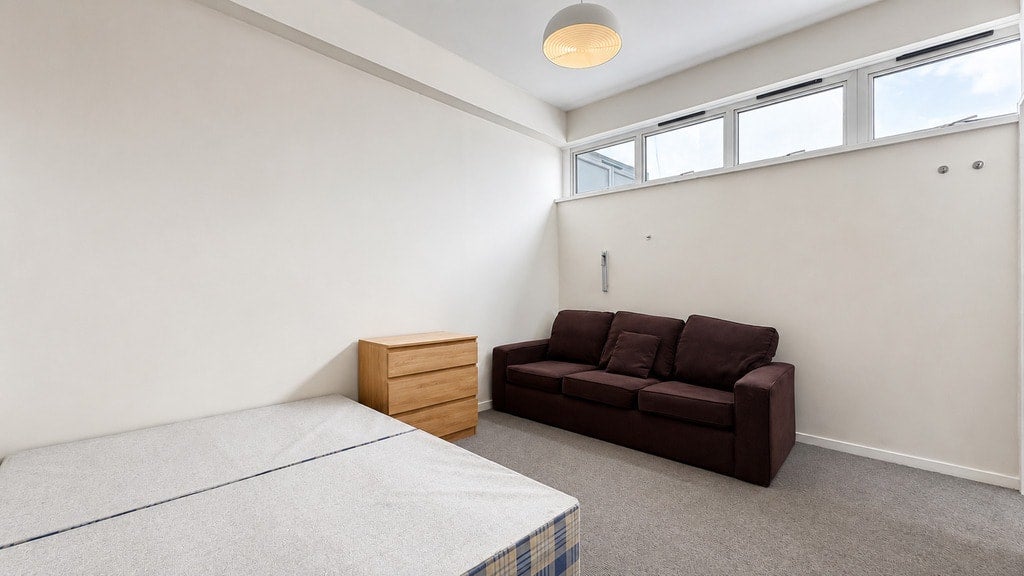 Flat Earl's Court Road in Greater London