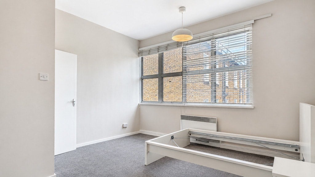Flat Earl's Court Road in Greater London