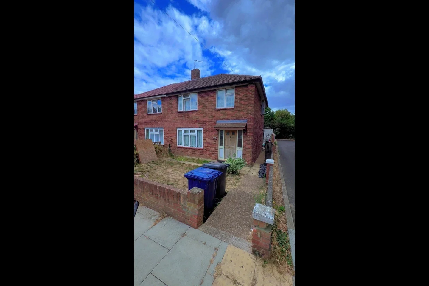 House Quaker Lane in Greater London
