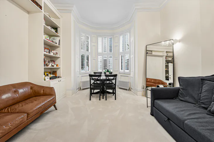 Flat Fellows Road in Greater London