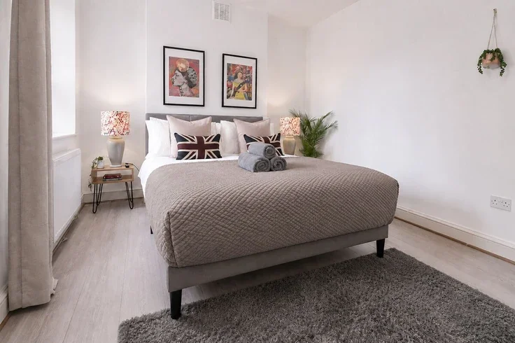 Flat Cranleigh Street in Greater London