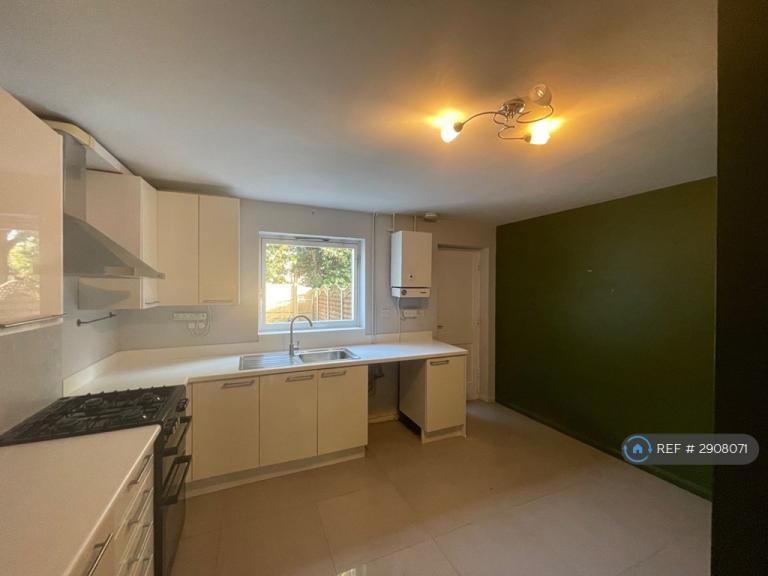 House Aplin Way in Greater London