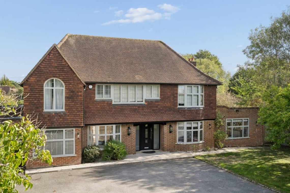 House Beaconsfield Road in Farnham Royal