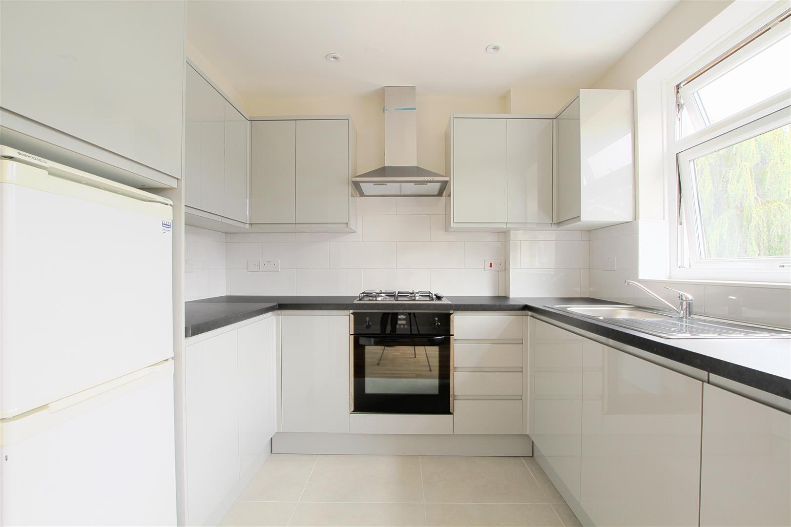 House The Knoll in Greater London