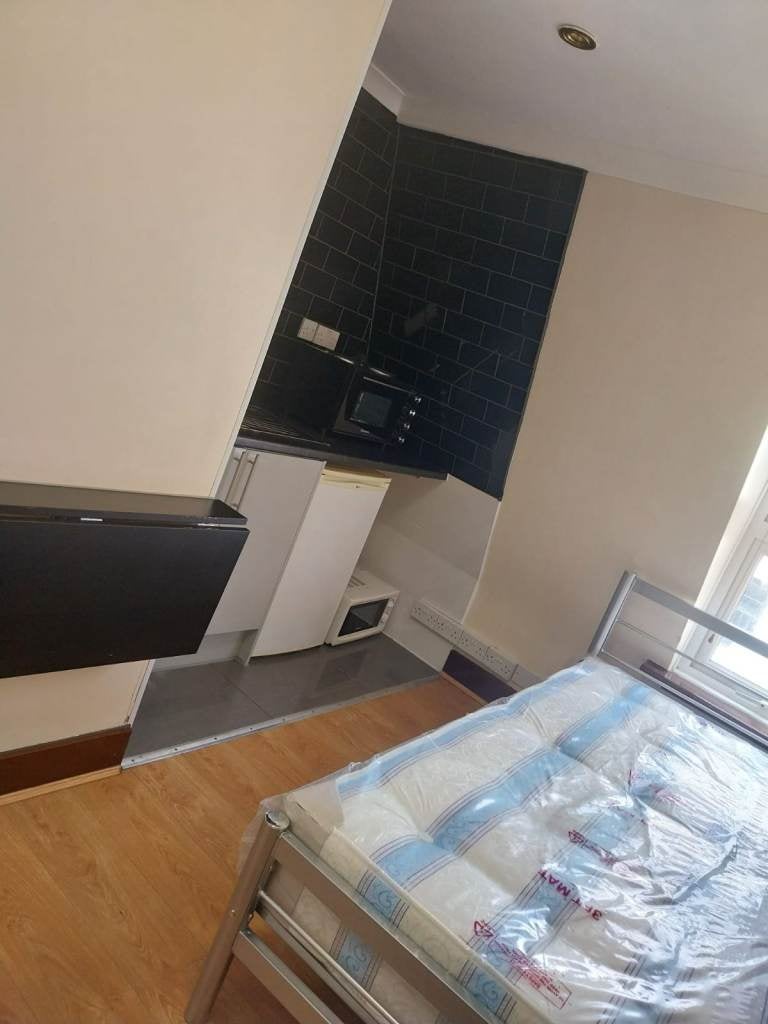 Flat Gordon House Road in Greater London