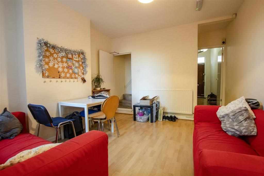 Flat Tiverton Road in Birmingham
