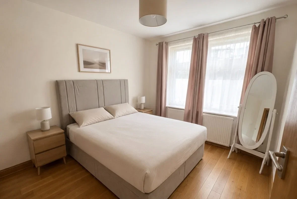 Flat Elgar Avenue in Greater London