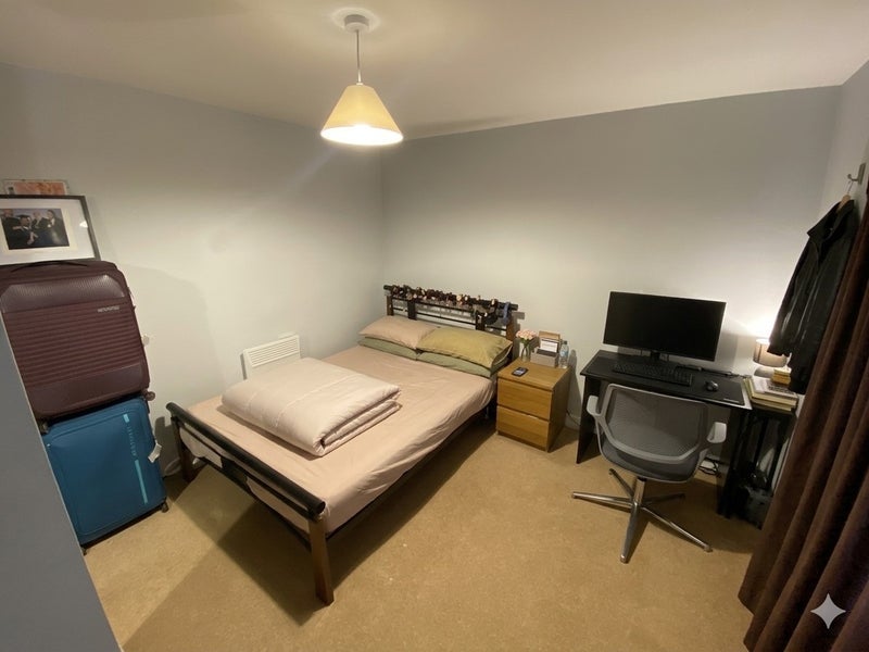 Room Waterfront Walk in Birmingham