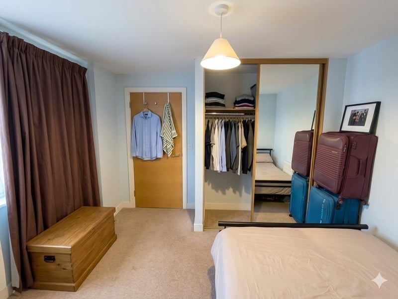 Room Waterfront Walk in Birmingham