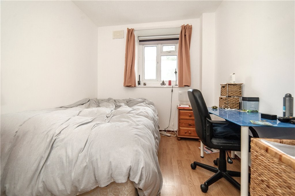 Flat Stockwell Road in Greater London