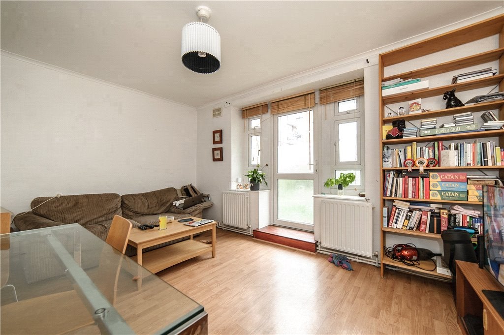 Flat Stockwell Road in Greater London