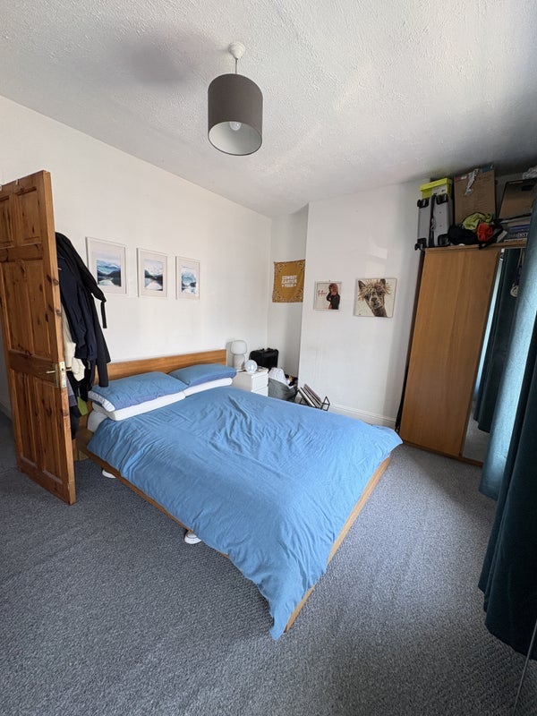 Room Pembroke Road in Cardiff