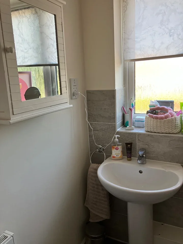 Room Hardy Road in Dacorum