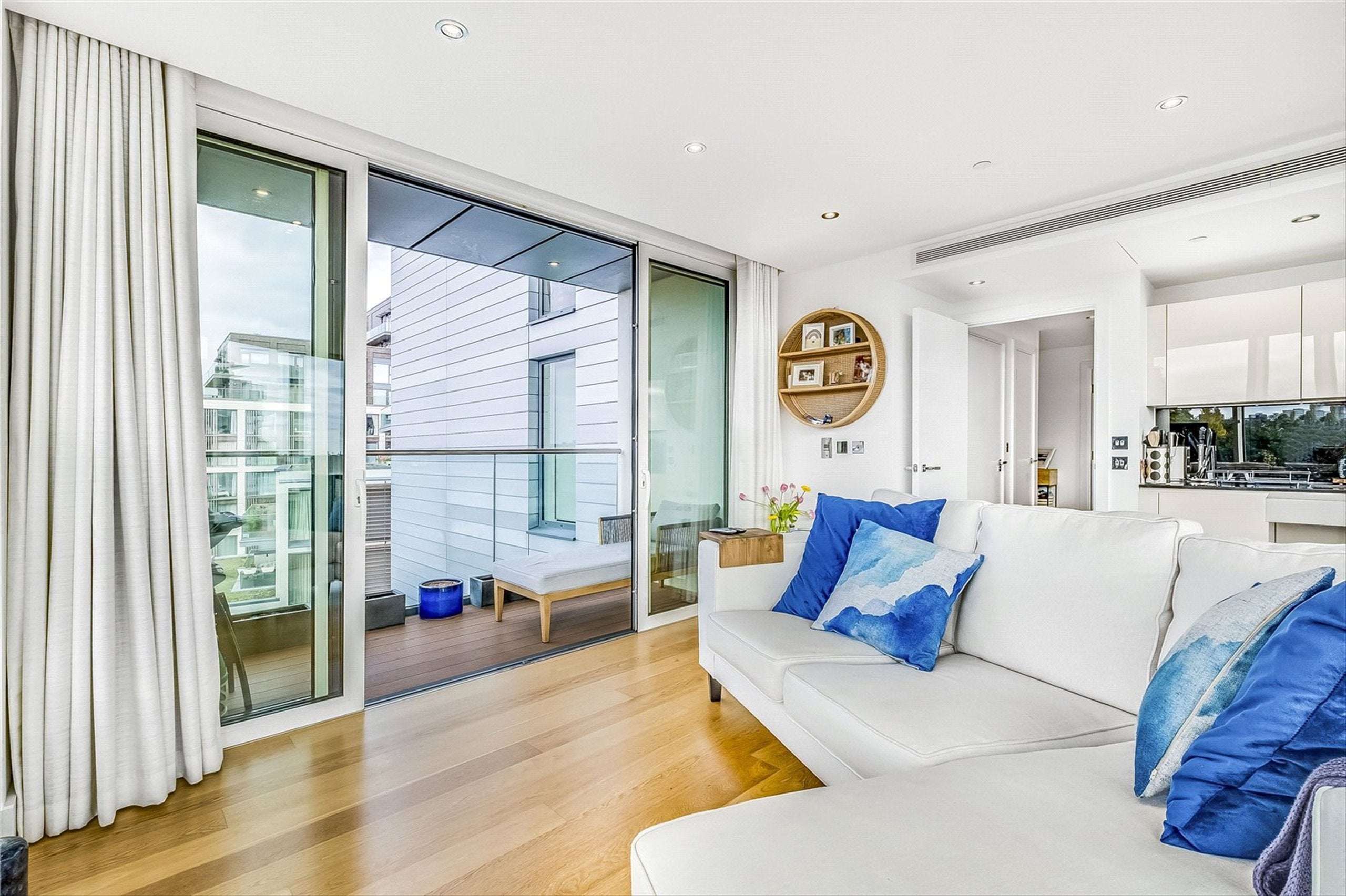 Flat Stamford Square in Greater London