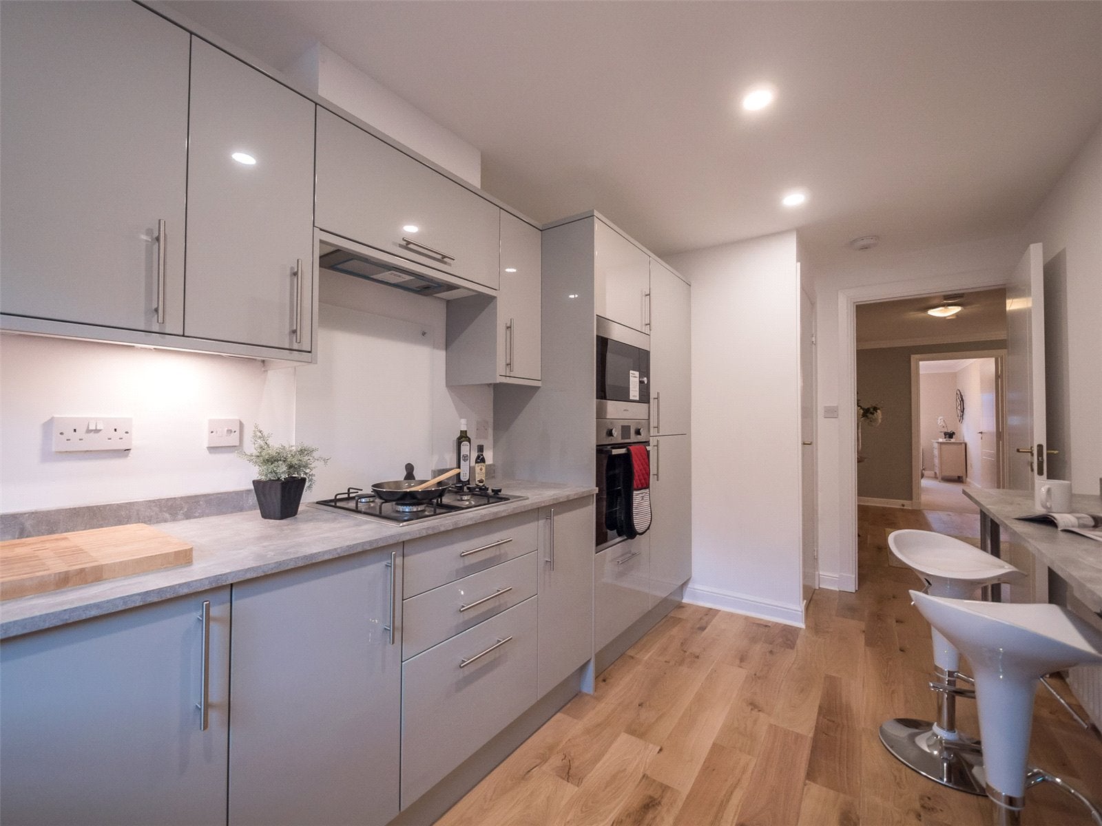 Flat Orchard Brae Avenue in City of Edinburgh