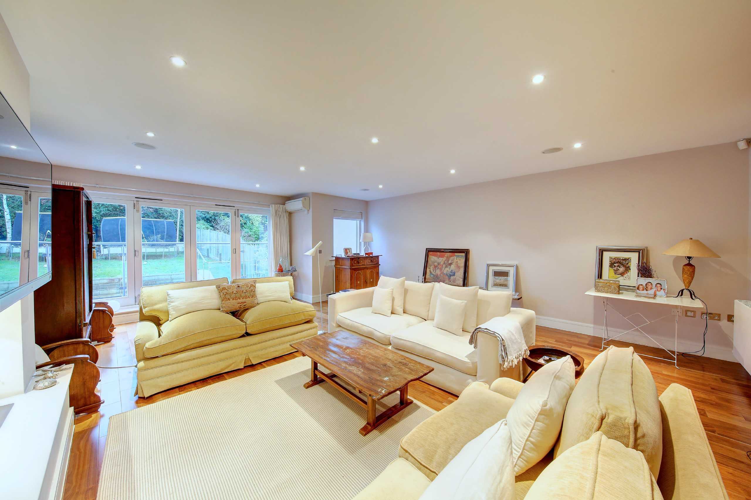 House Queensmere Road in Greater London