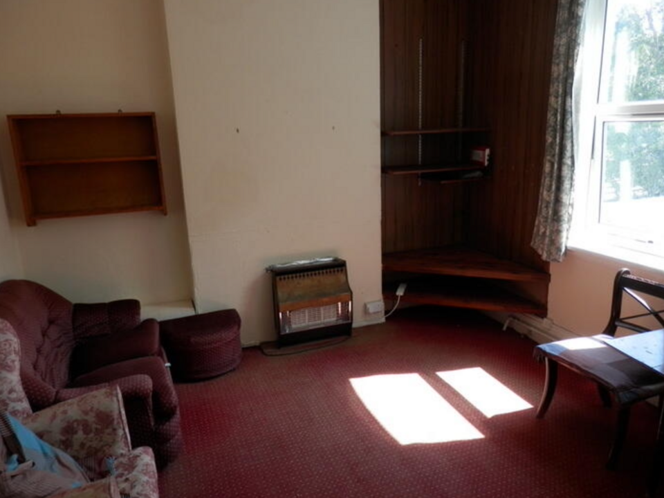 Flat Coldharbour Lane in Greater London