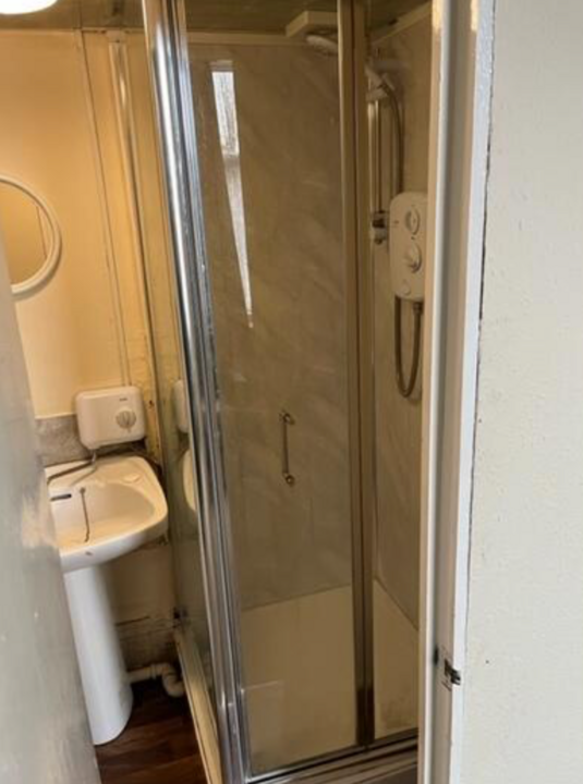 Flat Coldharbour Lane in Greater London