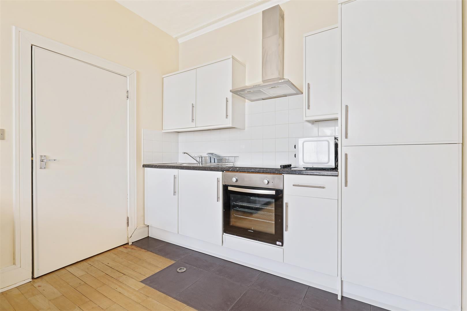 Flat Belgrave Road in City of Westminster