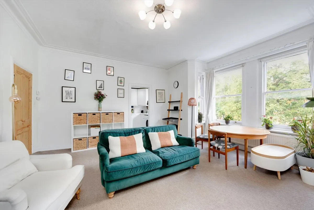 Flat Duke's Avenue in Greater London