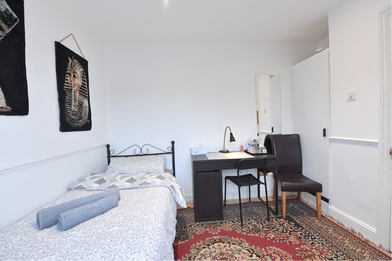 Room Mount Road in Greater London