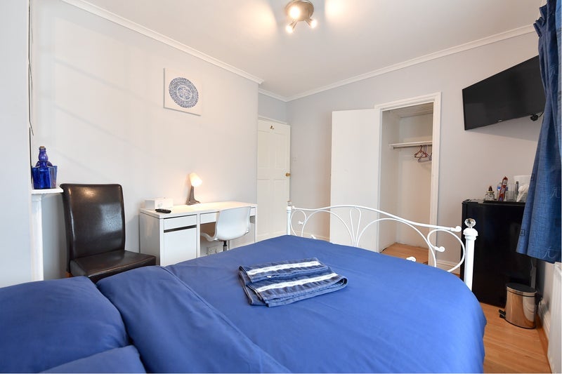 Room Mount Road in Greater London