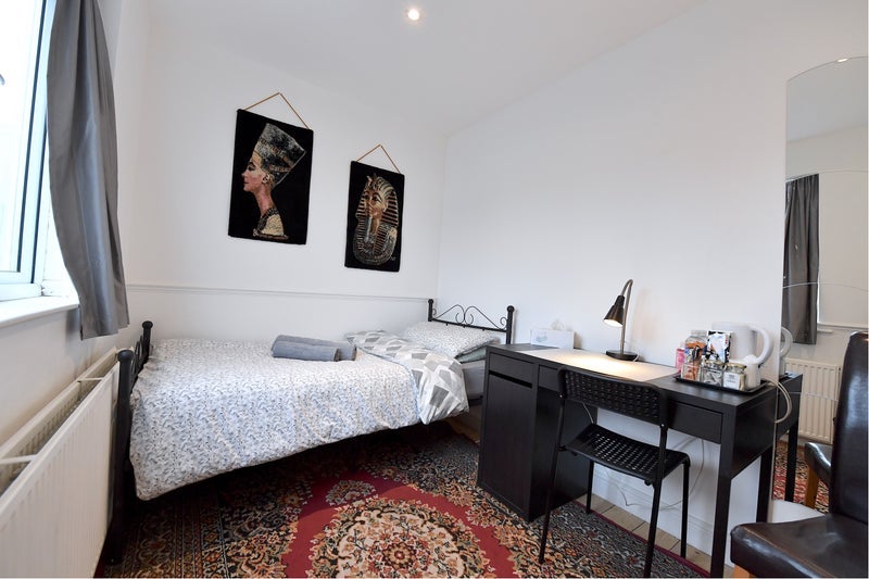 Room Mount Road in Greater London