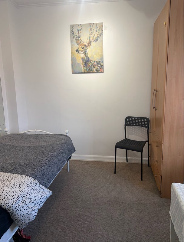Room Mount Road in Greater London