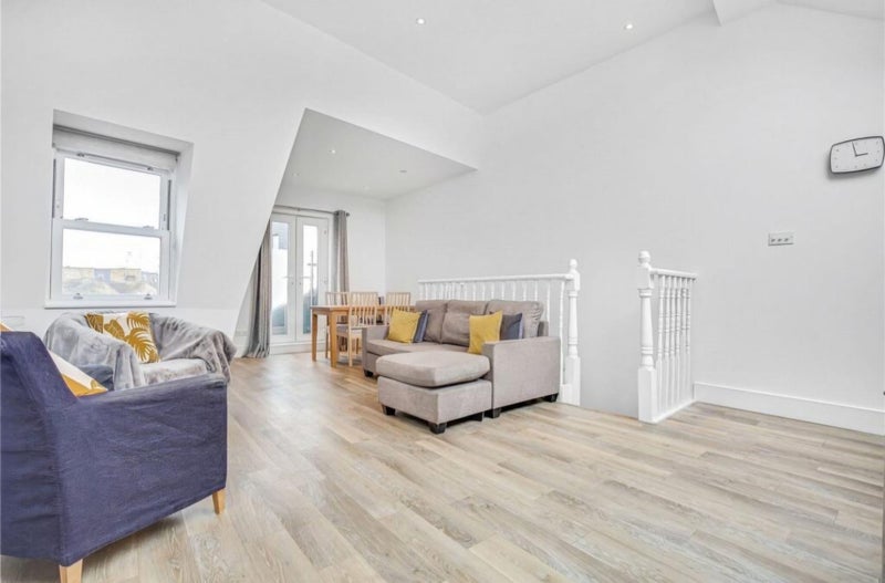 Room Stephendale Road in Greater London