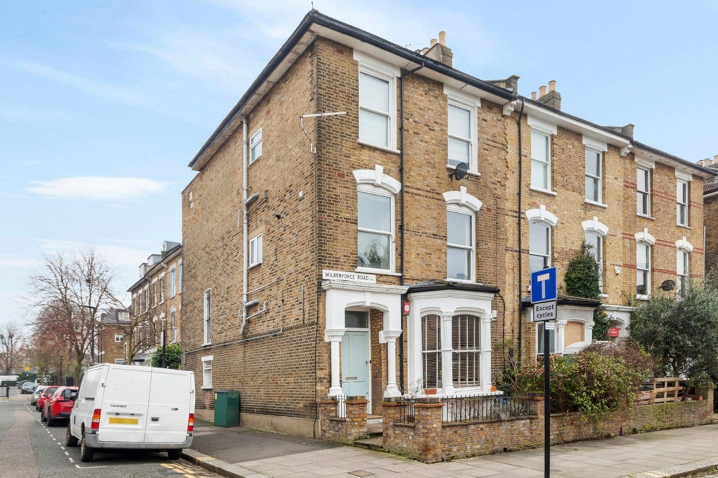 Flat Wilberforce Road in Greater London