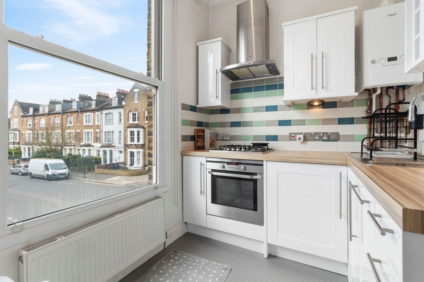 Flat Wilberforce Road in Greater London