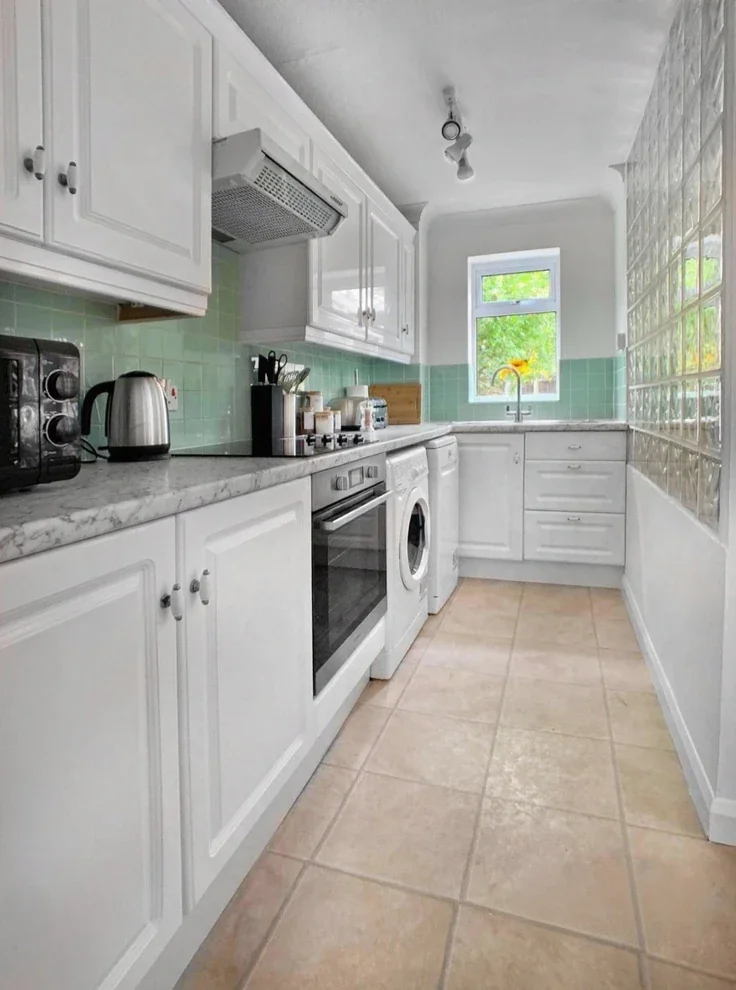 House Chisbury Close in Winkfield