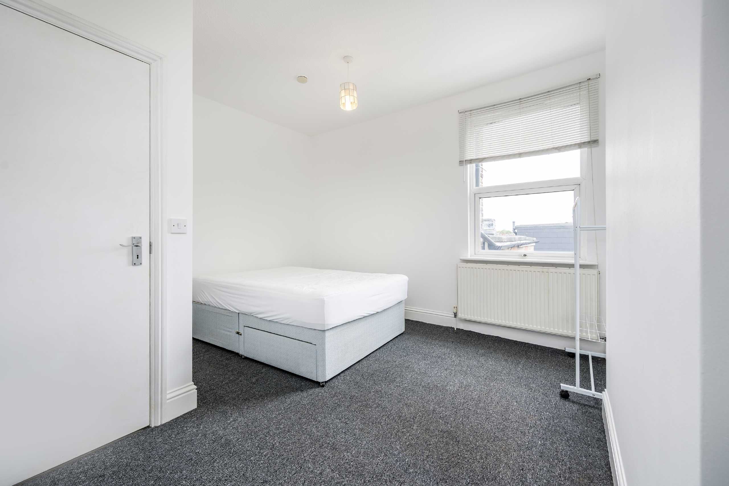 Flat Fulham Palace Road in Greater London