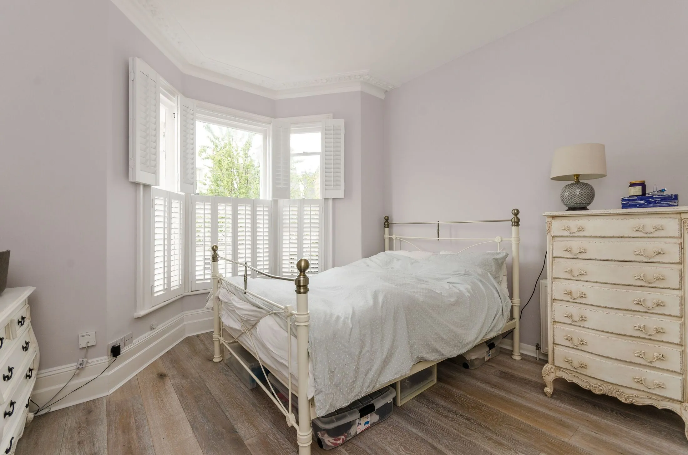Flat Chesilton Road in Greater London