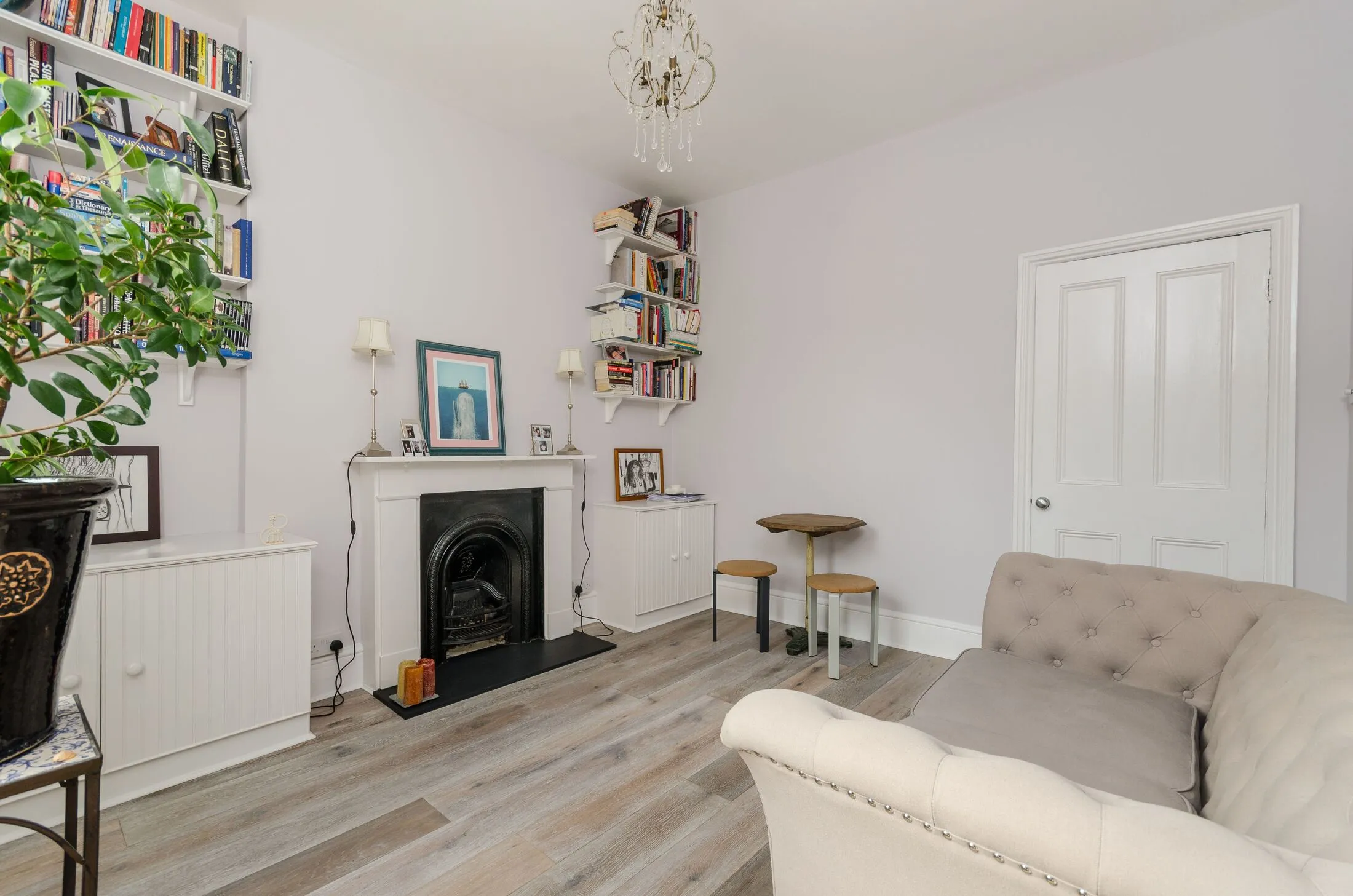 Flat Chesilton Road in Greater London