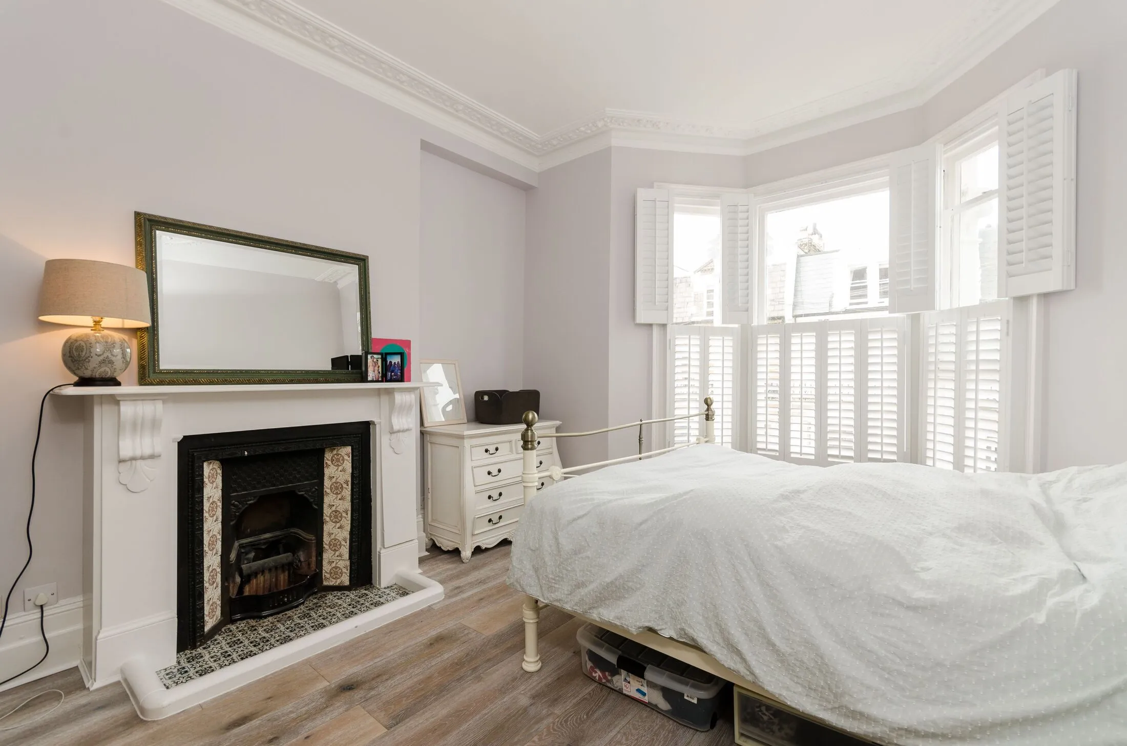 Flat Chesilton Road in Greater London