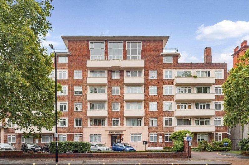 Flat Wellesley Court in City of Westminster