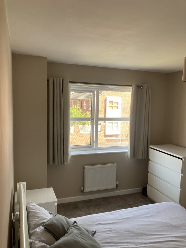Room Marsworth Close in Manchester