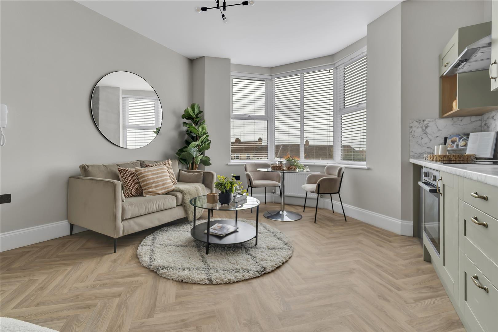 Flat Overnhill Road in Downend and Bromley Heath